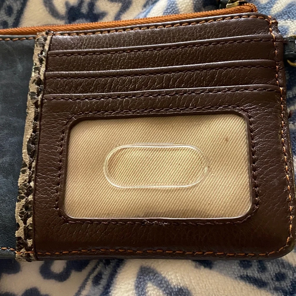 The sak • key chain wallet